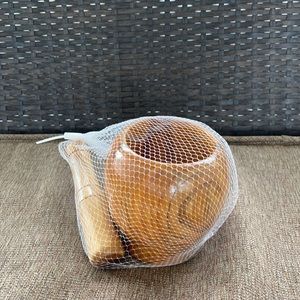 garlic and other spices pilon.